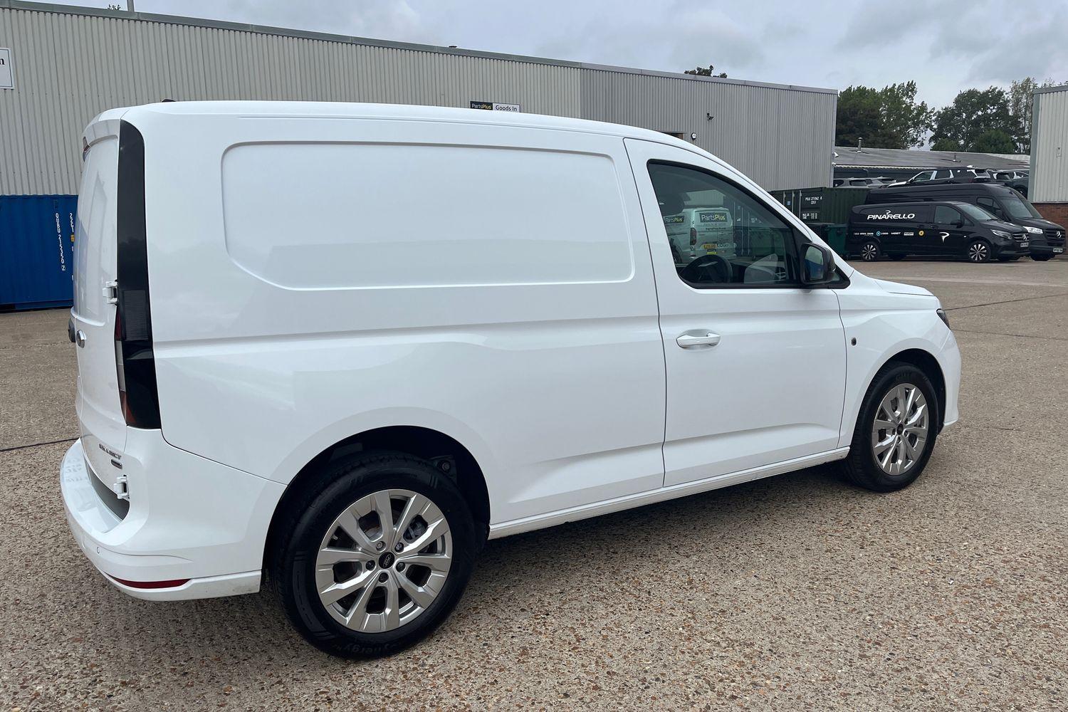 Ford TRANSIT CONNECT Photo 6