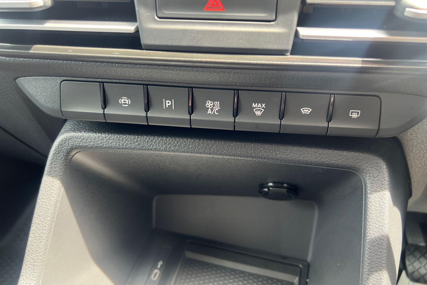 Ford TRANSIT CONNECT Photo 37
