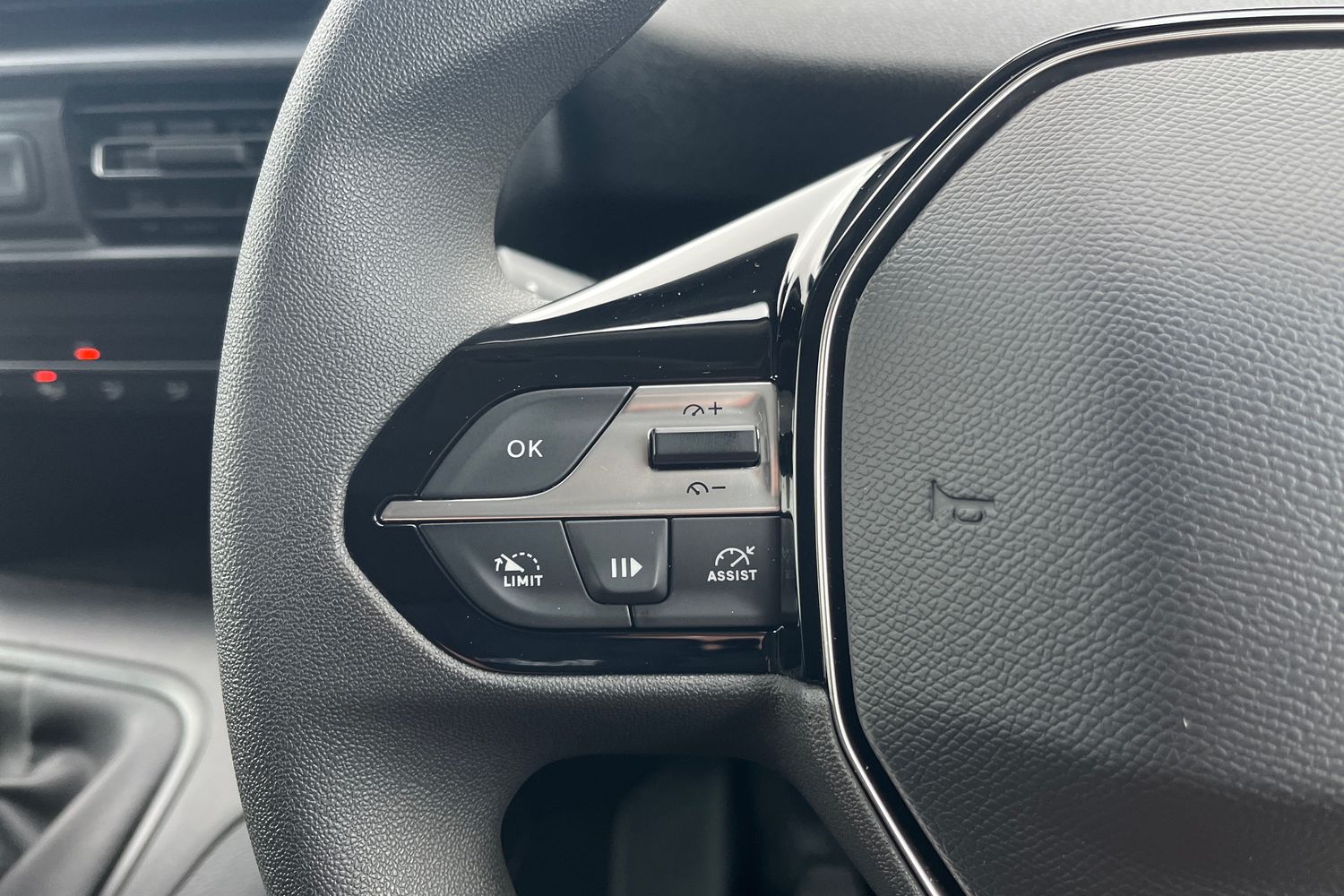 Peugeot PARTNER Photo 7