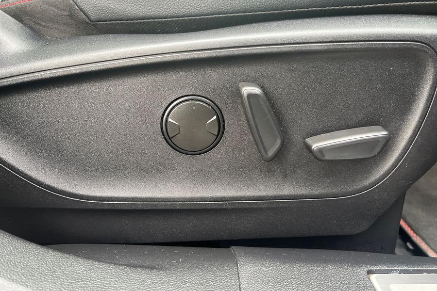 Ford KUGA Photo autoimg-78c18fdc13305132ffe127d52c440b62ab629dcf.jpg