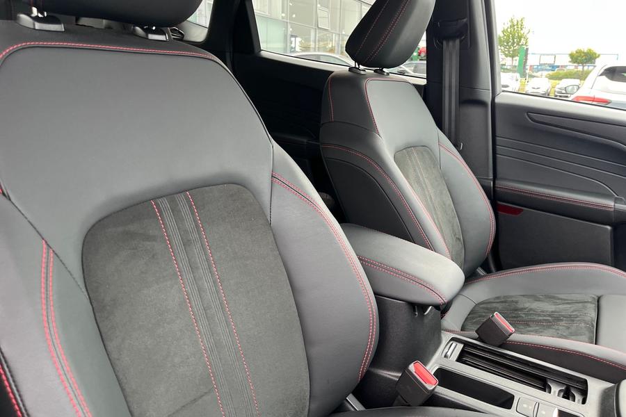 Ford KUGA Photo autoimg-78c2de5ae490a71d56702a27ca8728b84bb85a67.jpg