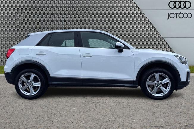 AUDI Q2 Photo 4