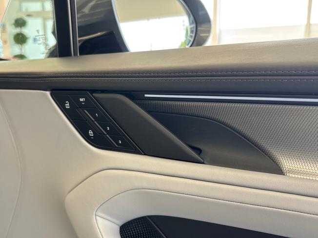 PORSCHE Cayenne Photo 35