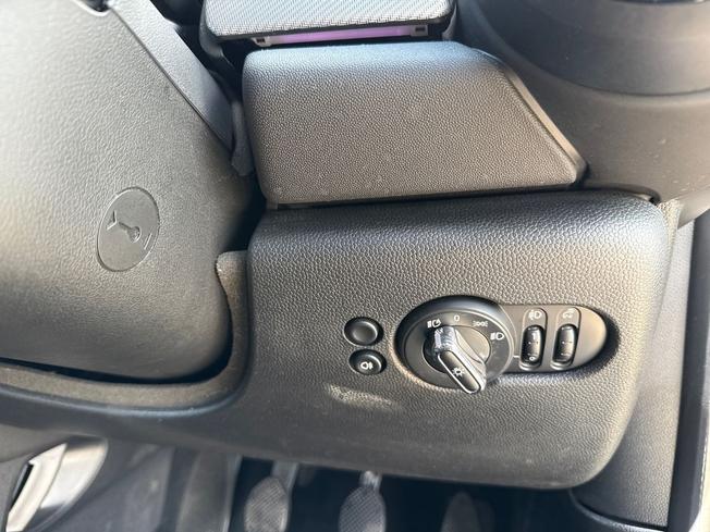 MINI Hatch Photo 26
