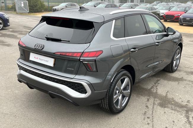 AUDI Q3 Photo 21