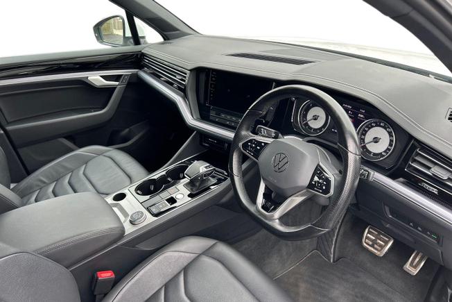 VOLKSWAGEN Touareg Photo 6
