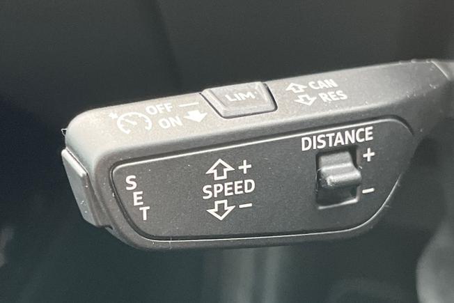 AUDI Q4 e-tron Photo 29