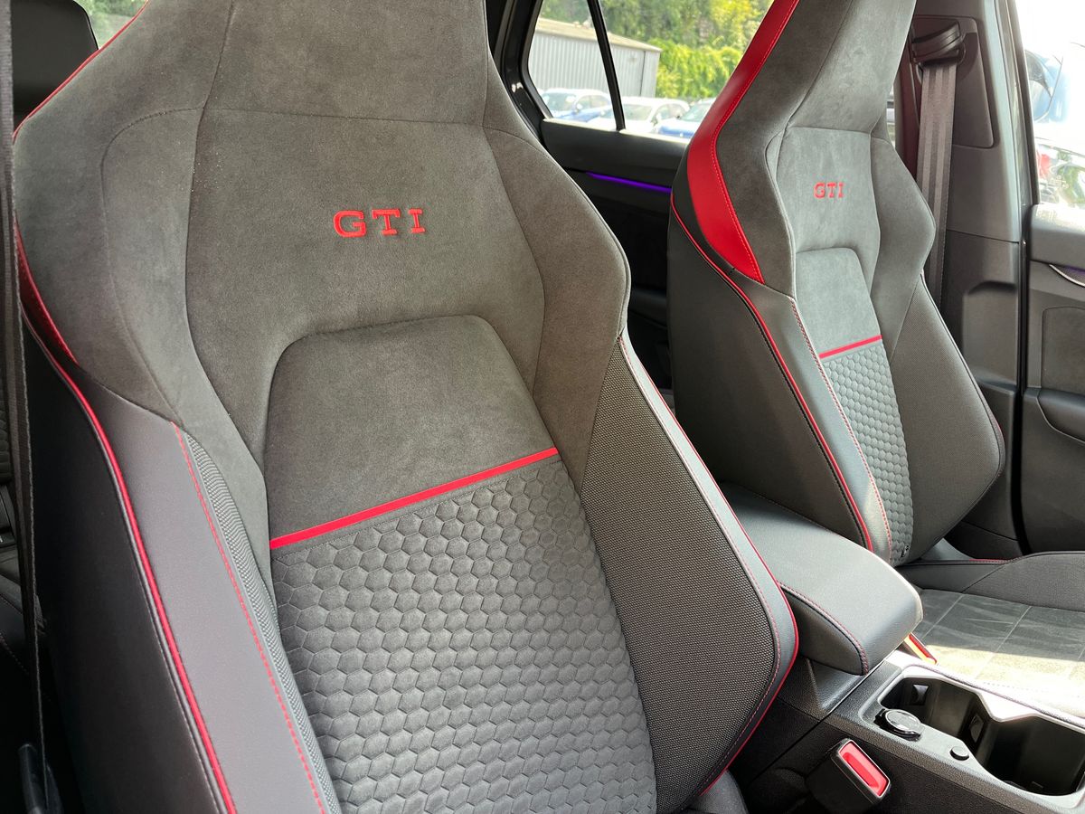 Volkswagen Golf Photo autoimg-78d764ed0245e93a108fe292fc3779461d2ce407.jpg