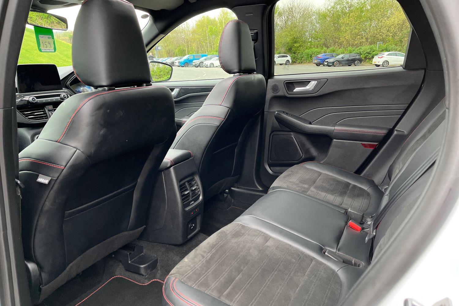 Ford KUGA Photo 35