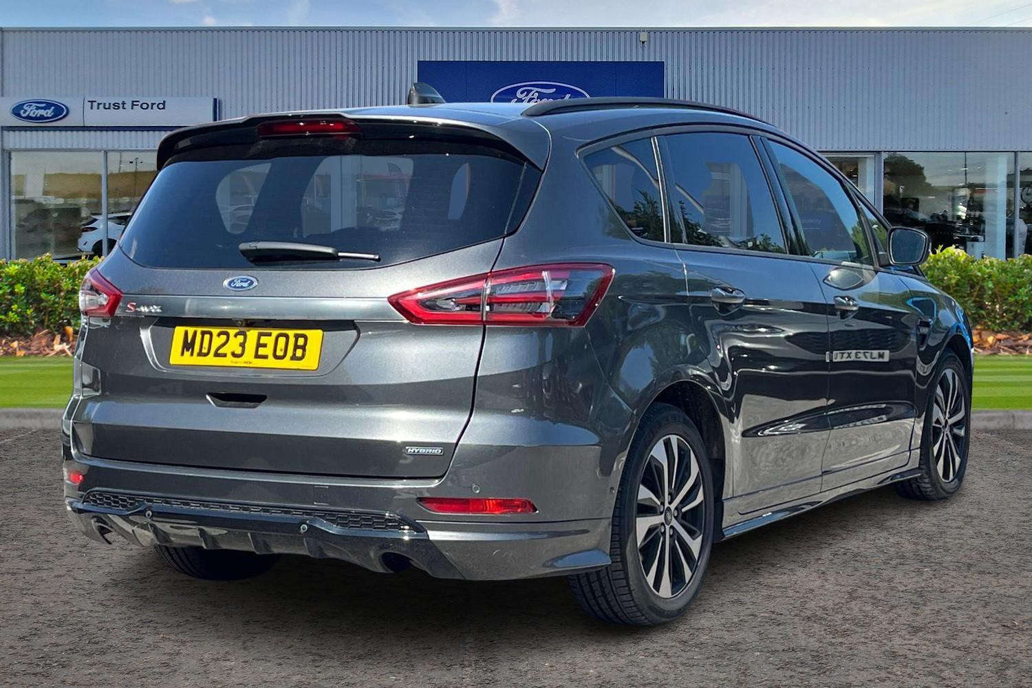 Ford S-MAX Photo 3