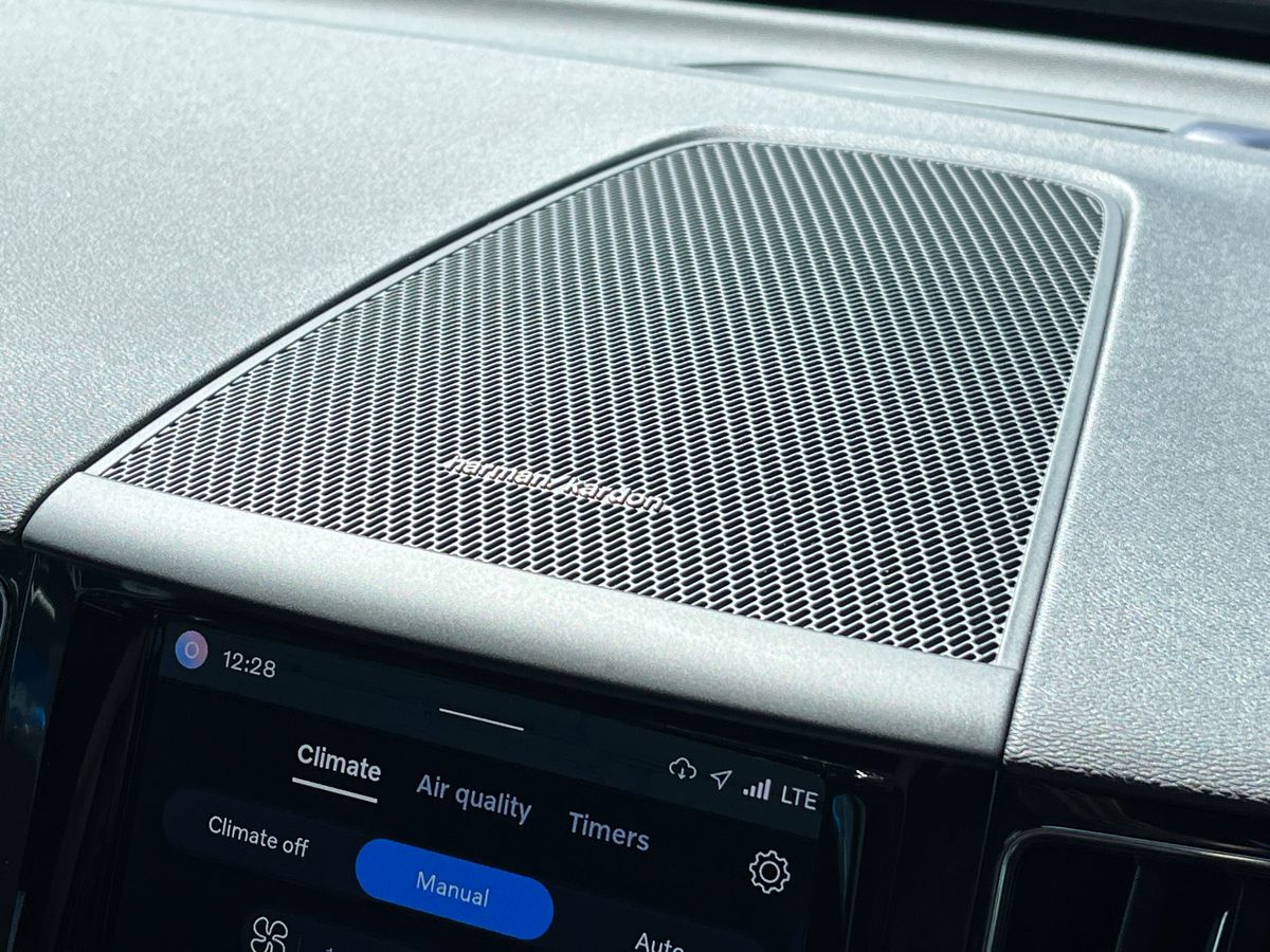Volvo XC60 Photo 38
