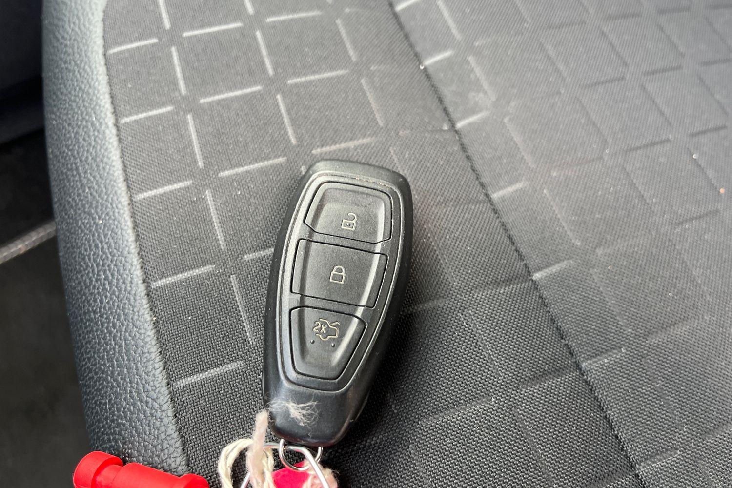 Ford FIESTA Photo 21