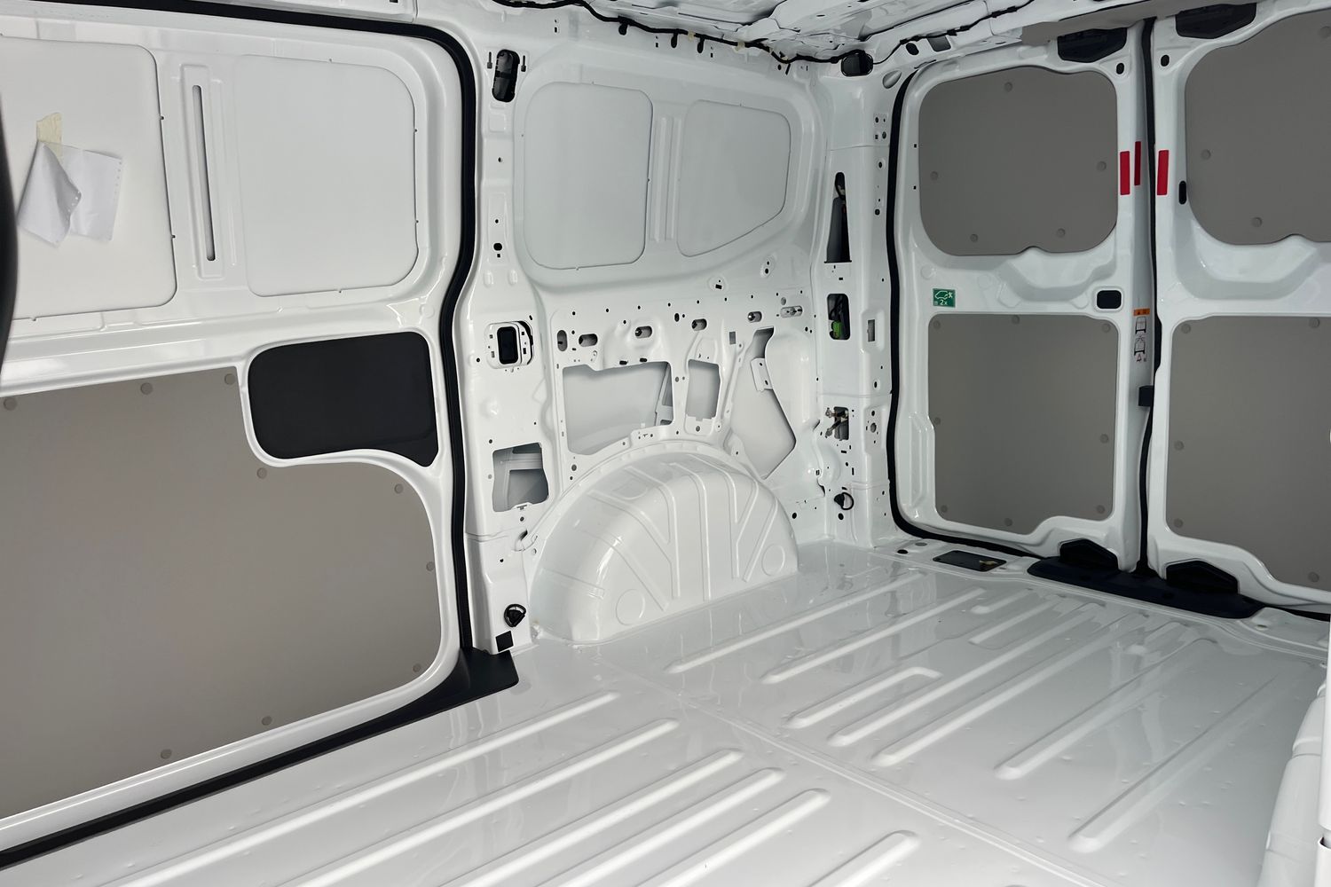 Ford E-TRANSIT CUSTOM Photo 3