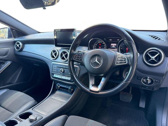 MERCEDES-BENZ CLA Class Photo 6