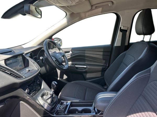 Ford Kuga Photo autoimg-78ea704e0507eb65f28ef35dfc5abf802d81c56a.jpg