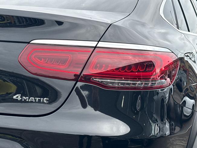 MERCEDES-BENZ GLC Photo 18