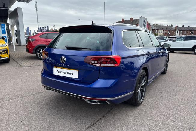VOLKSWAGEN Passat Photo 24