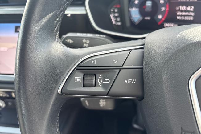AUDI Q3 Photo 16