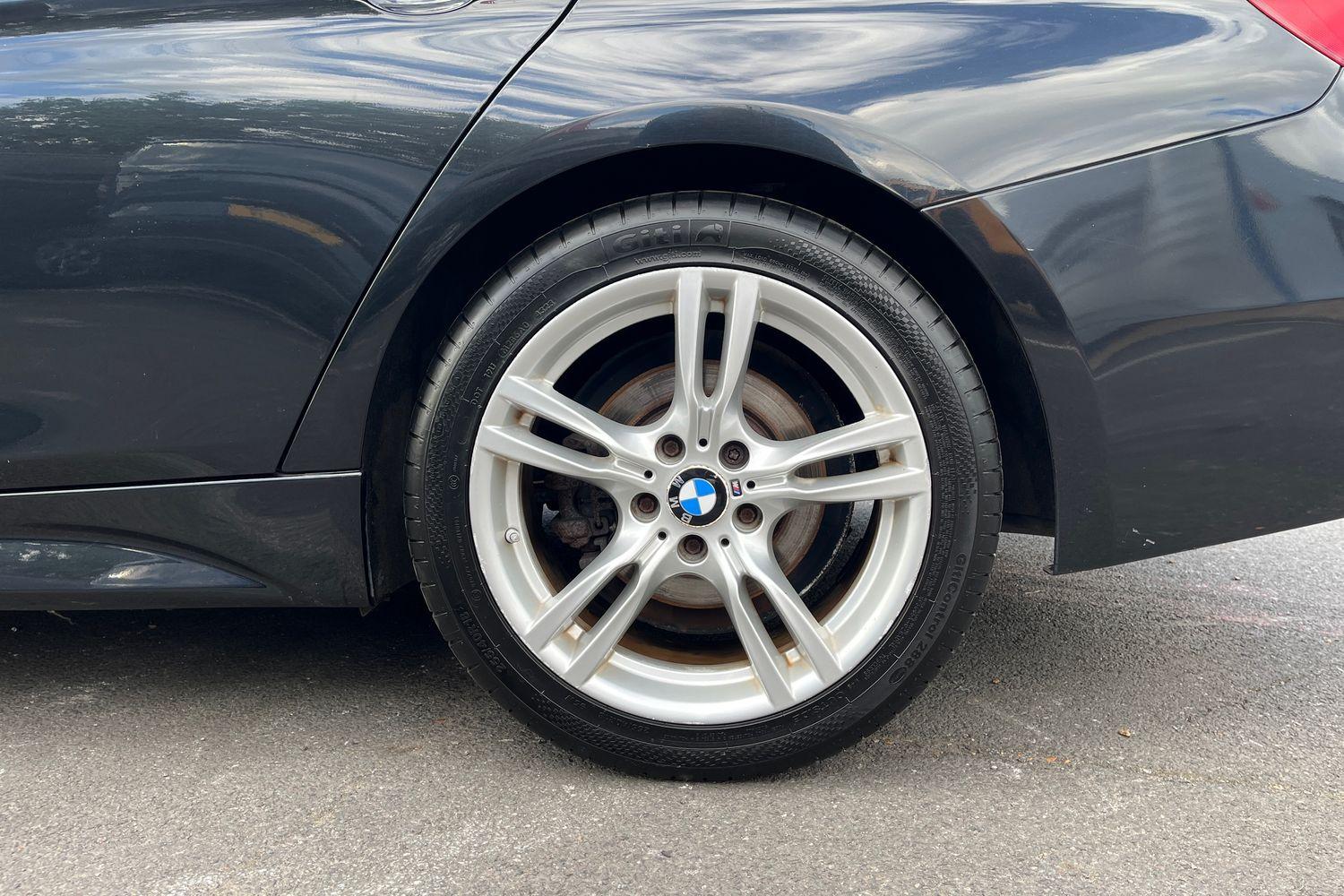 BMW 3 Series Photo 7