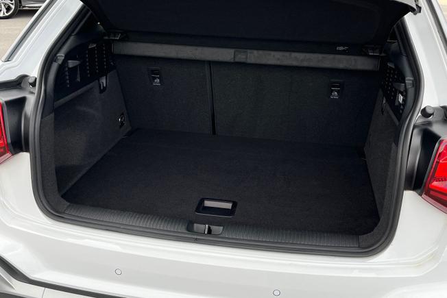 AUDI Q2 Photo 12