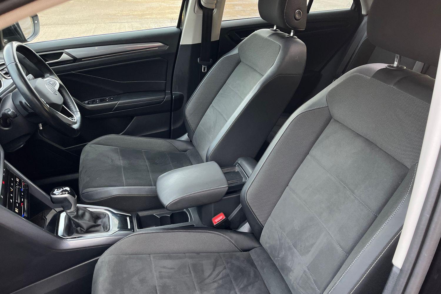 Volkswagen T-Roc Photo 18