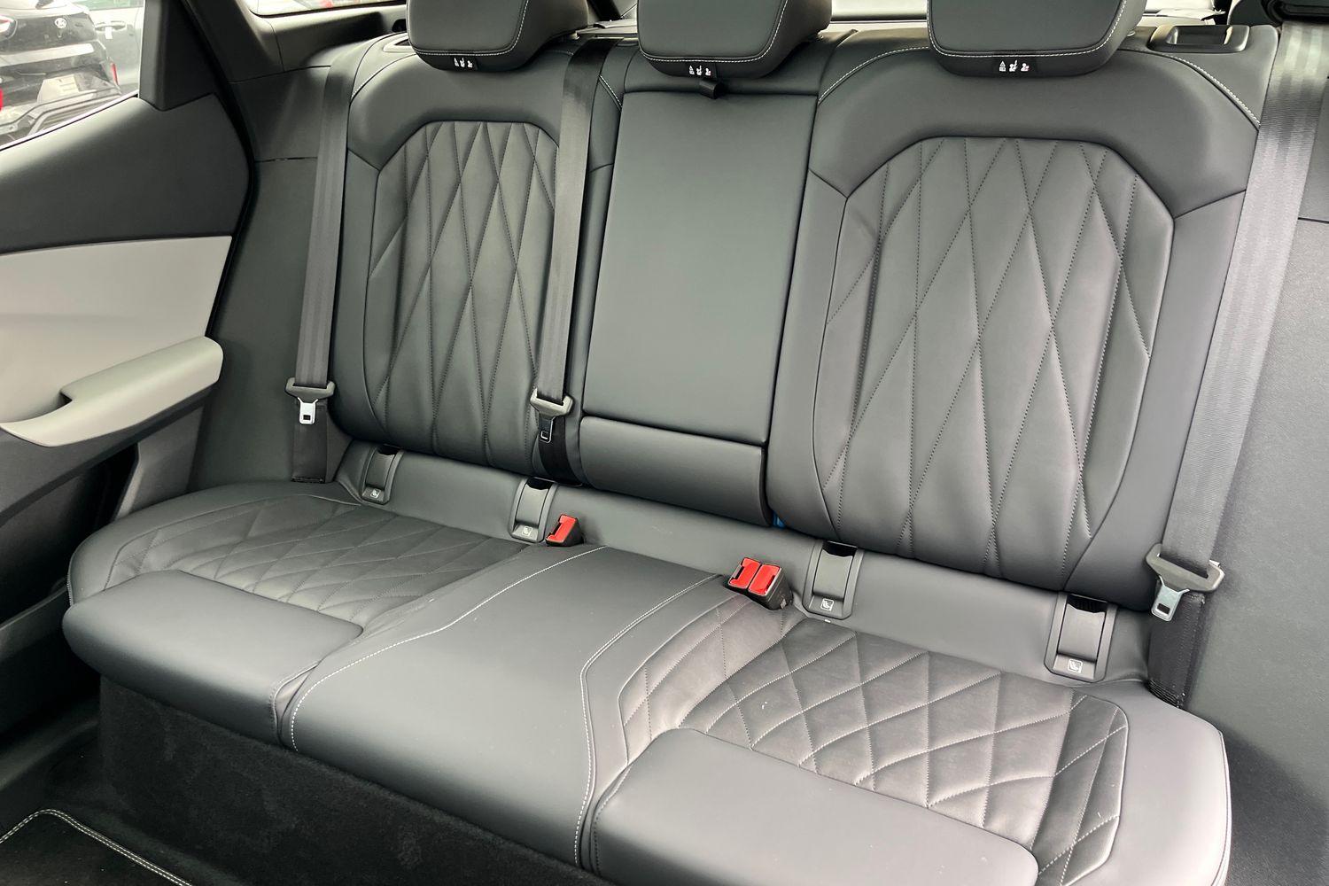 Ford Explorer Photo 19