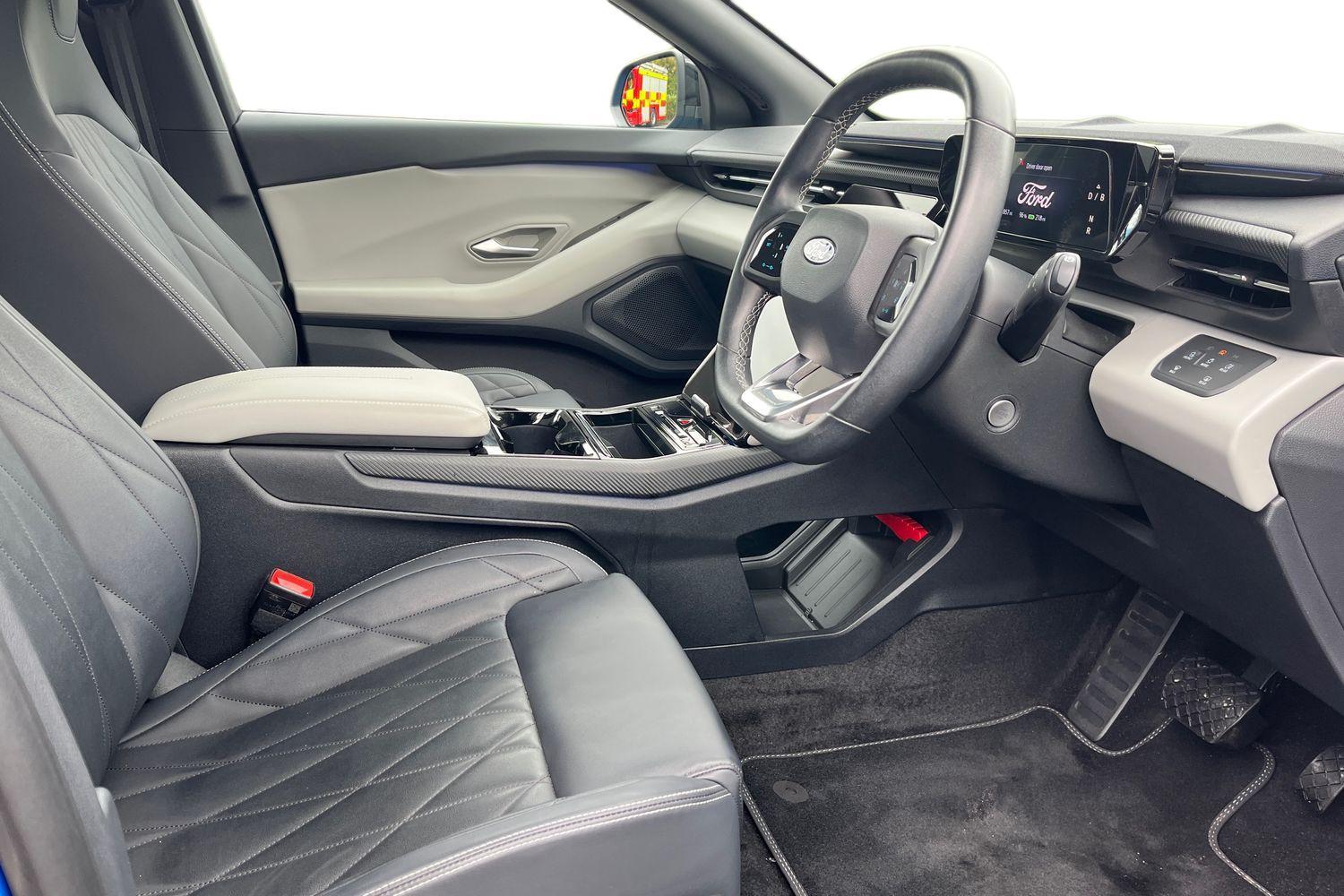 Ford Explorer Photo 8