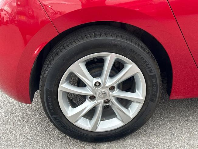VAUXHALL Corsa Photo 5