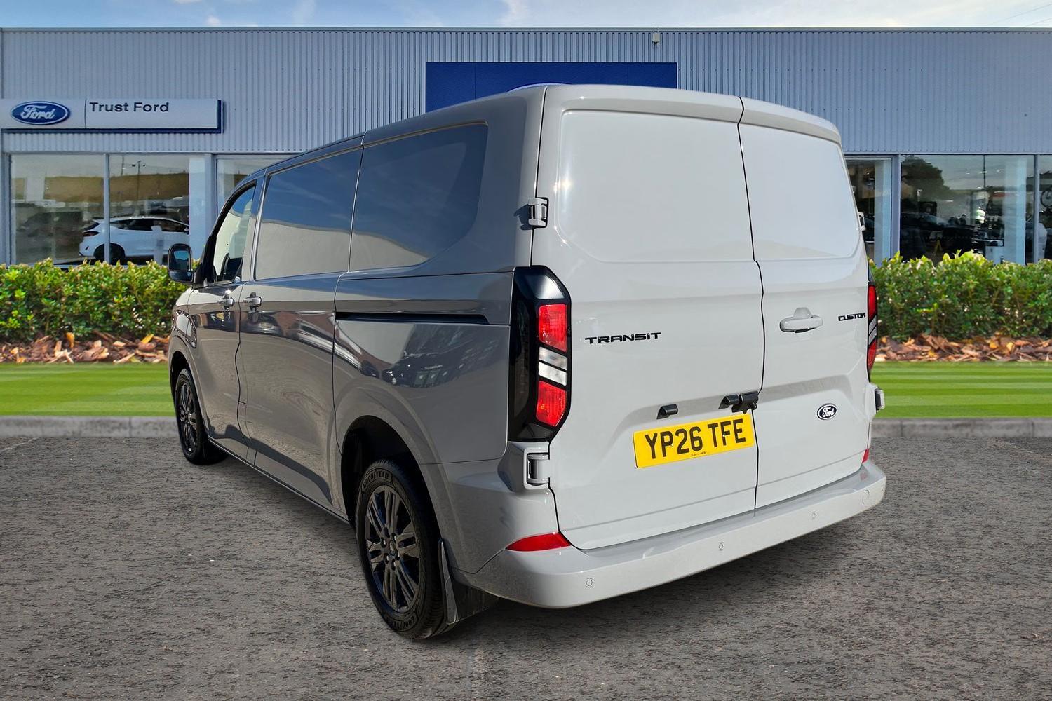 Ford TRANSIT CUSTOM Photo 1