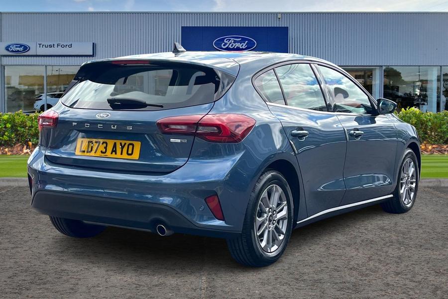 Ford FOCUS Photo autoimg-79046e0891a27b393be1e404d91eee9f9801a207.jpg