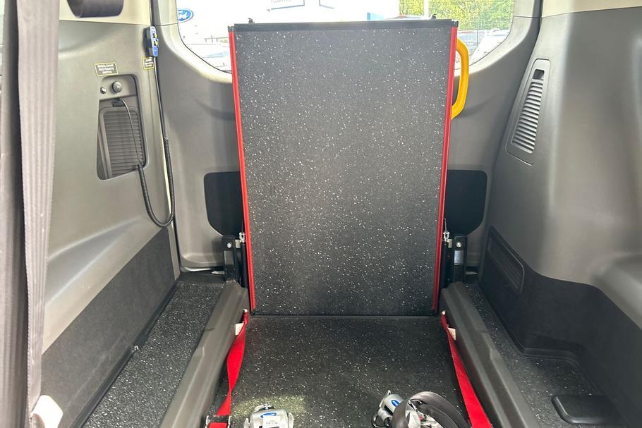 Used Ford TOURNEO CUSTOM SF20OPZ 39