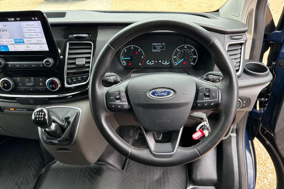 Used Ford TRANSIT CUSTOM WU72RJV 24