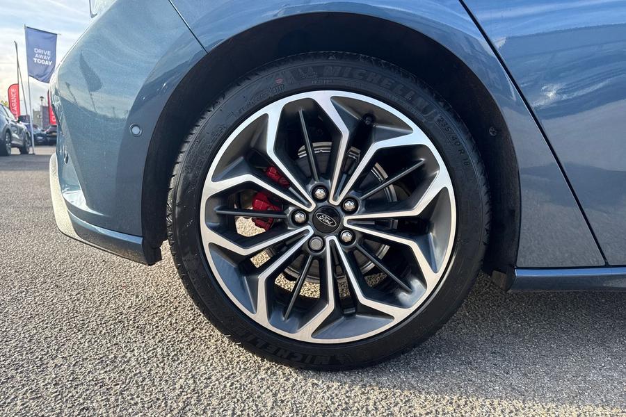 Ford FOCUS Photo autoimg-791209f37cc39b9dc17587b193bd5c78036de6ff.jpg