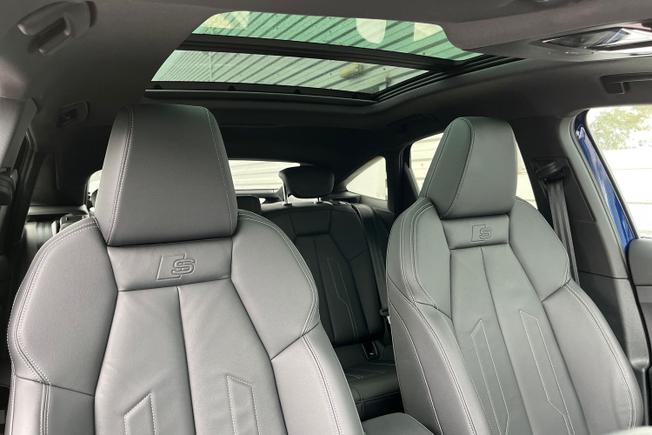 AUDI Q4 e-tron Photo 25