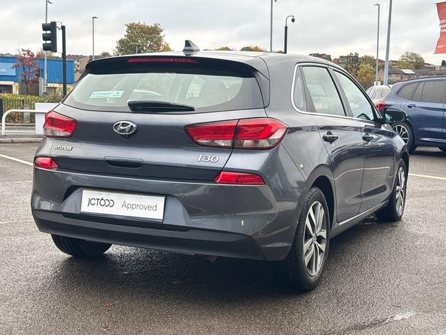 HYUNDAI i30 Photo 34