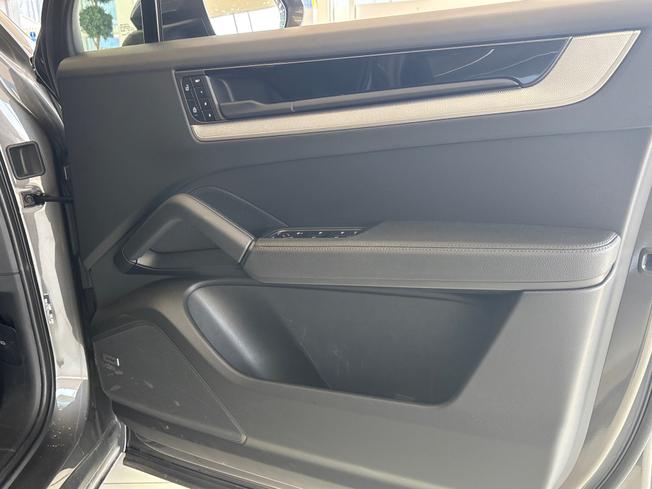 PORSCHE Cayenne Photo 19
