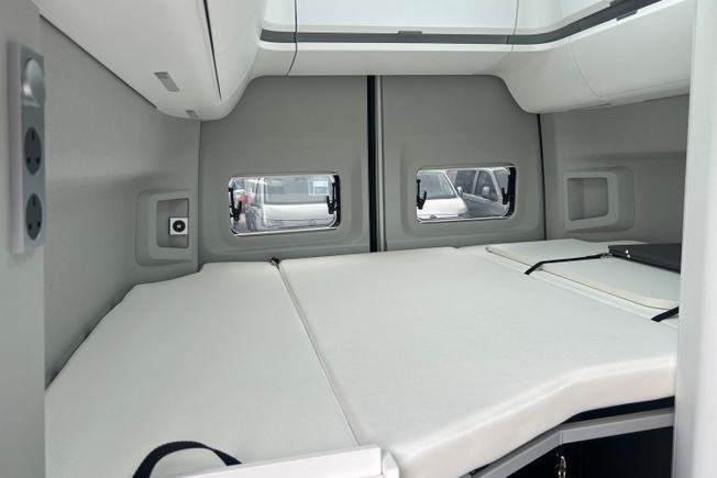 VOLKSWAGEN Grand California Photo 29