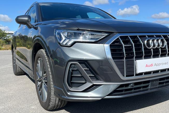 AUDI Q3 Photo 19