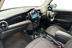 MINI Hatchback Photo 2