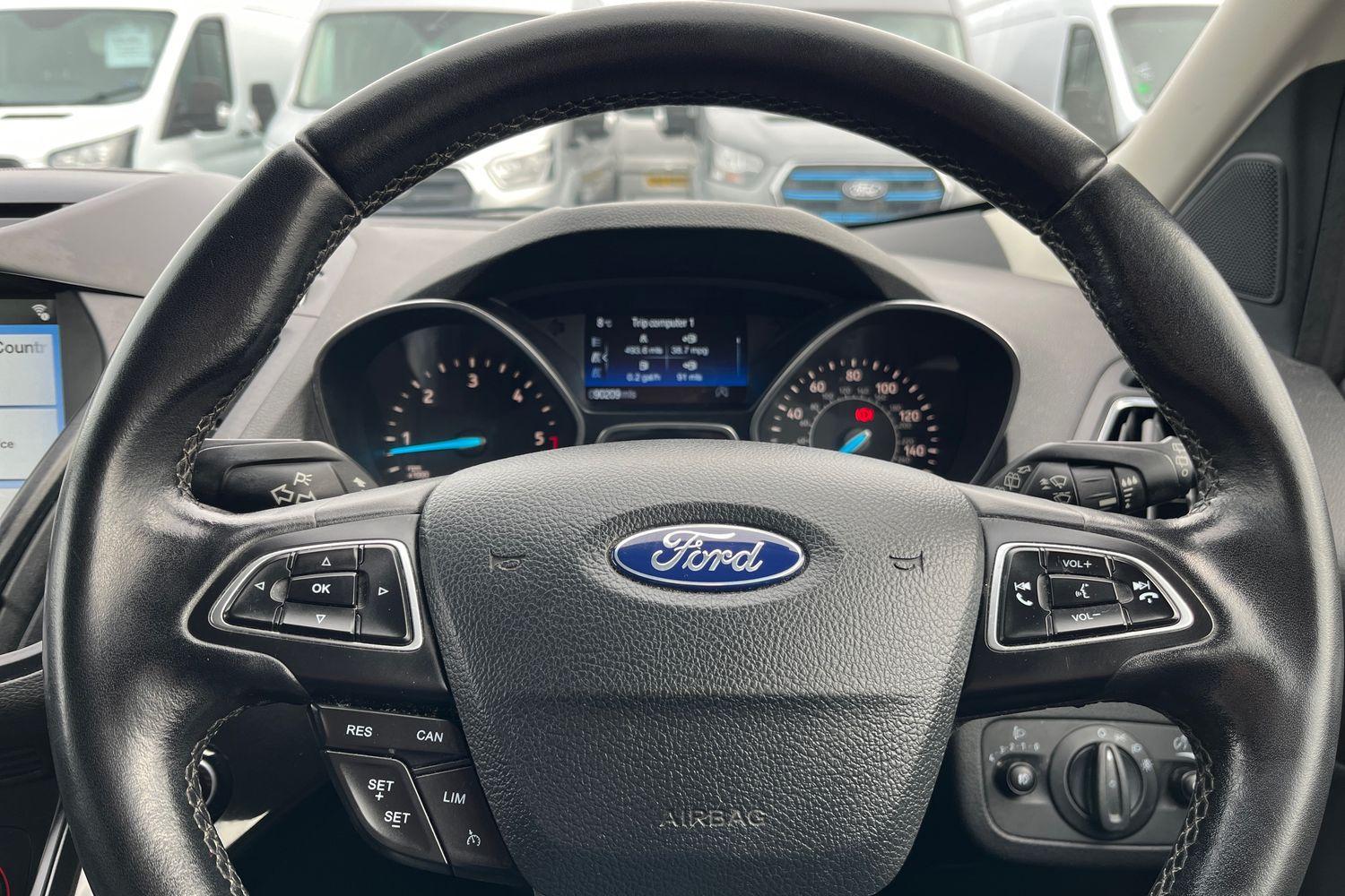 Ford KUGA Photo 11