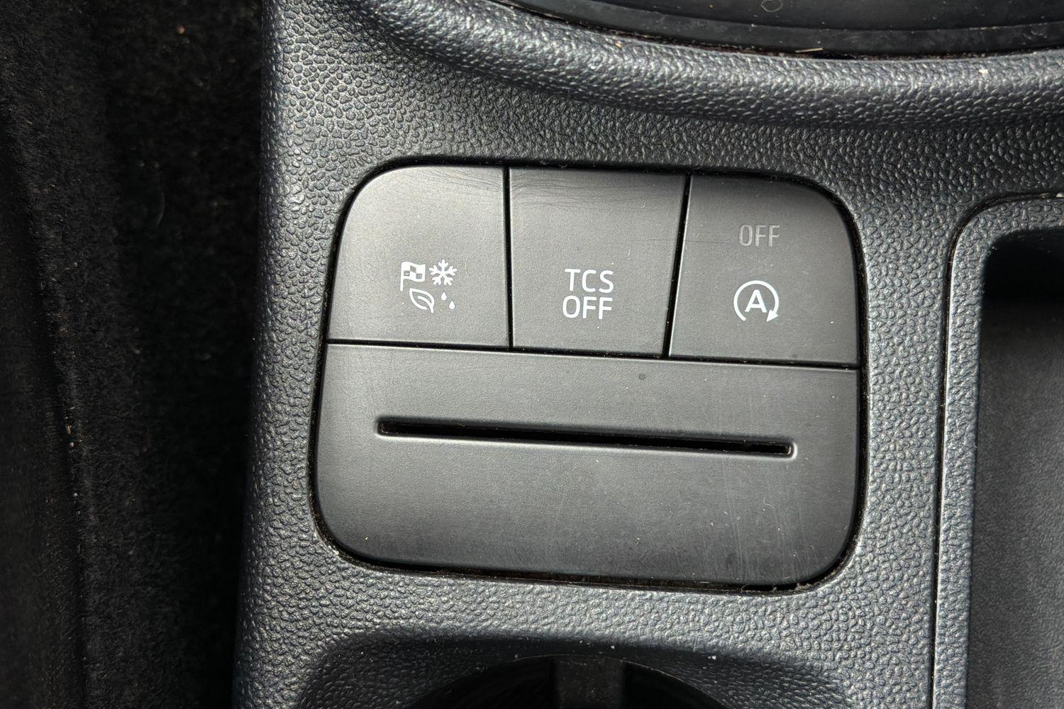 Ford FIESTA Photo 21