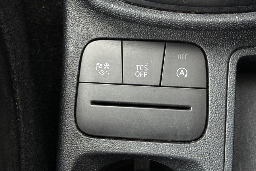 Ford FIESTA Photo autoimg-792df342a6cdf862371c17c954d913f4a28738d3.jpg