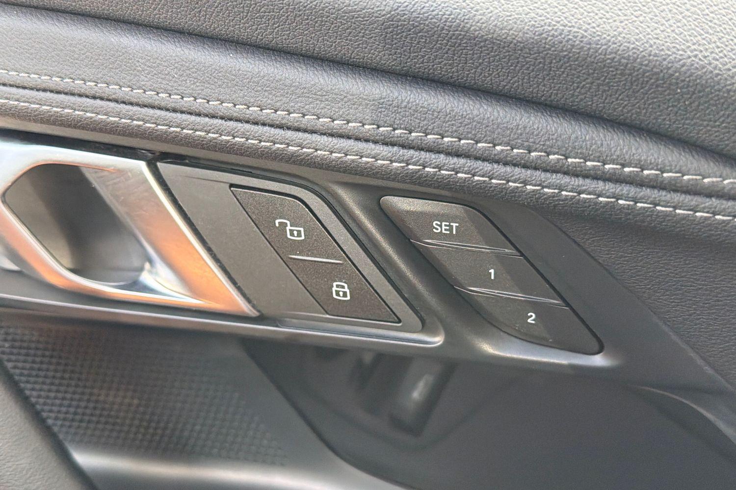 BMW 2 SERIES Photo 22