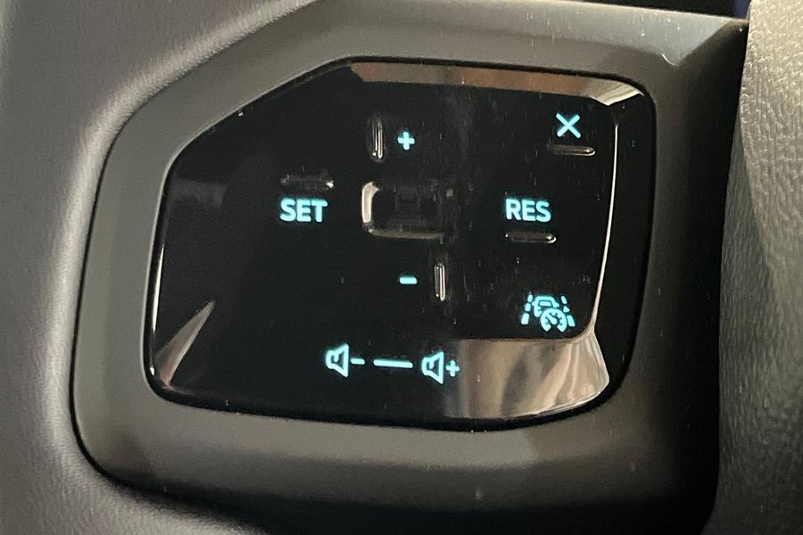 Ford Explorer Photo autoimg-793415e5334b1c2ce0a0ed5920a9f809d0e182e5.jpg