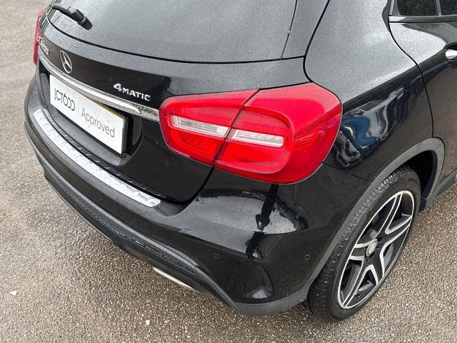 MERCEDES-BENZ Gla Photo 23