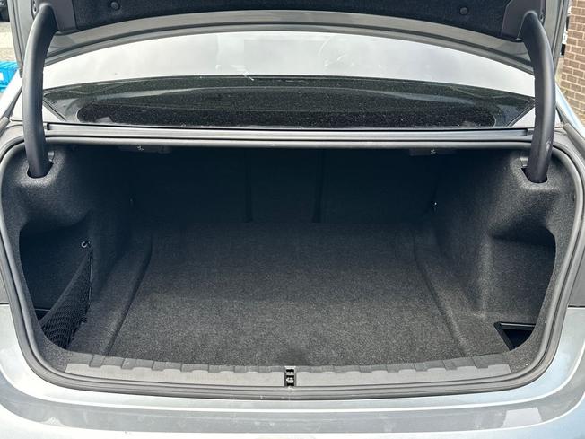 BMW 3 Series Photo 12