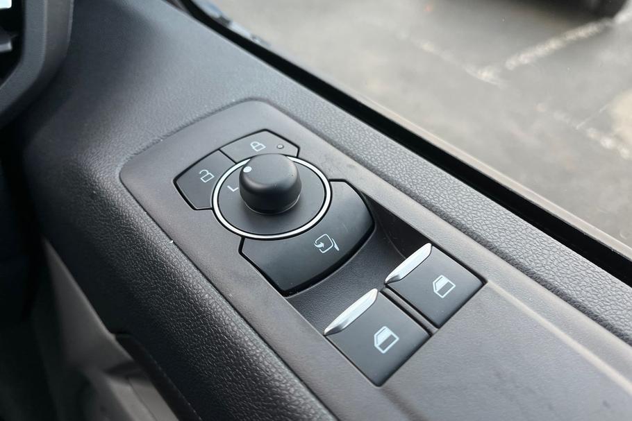 Used Ford E-TRANSIT CUSTOM 19