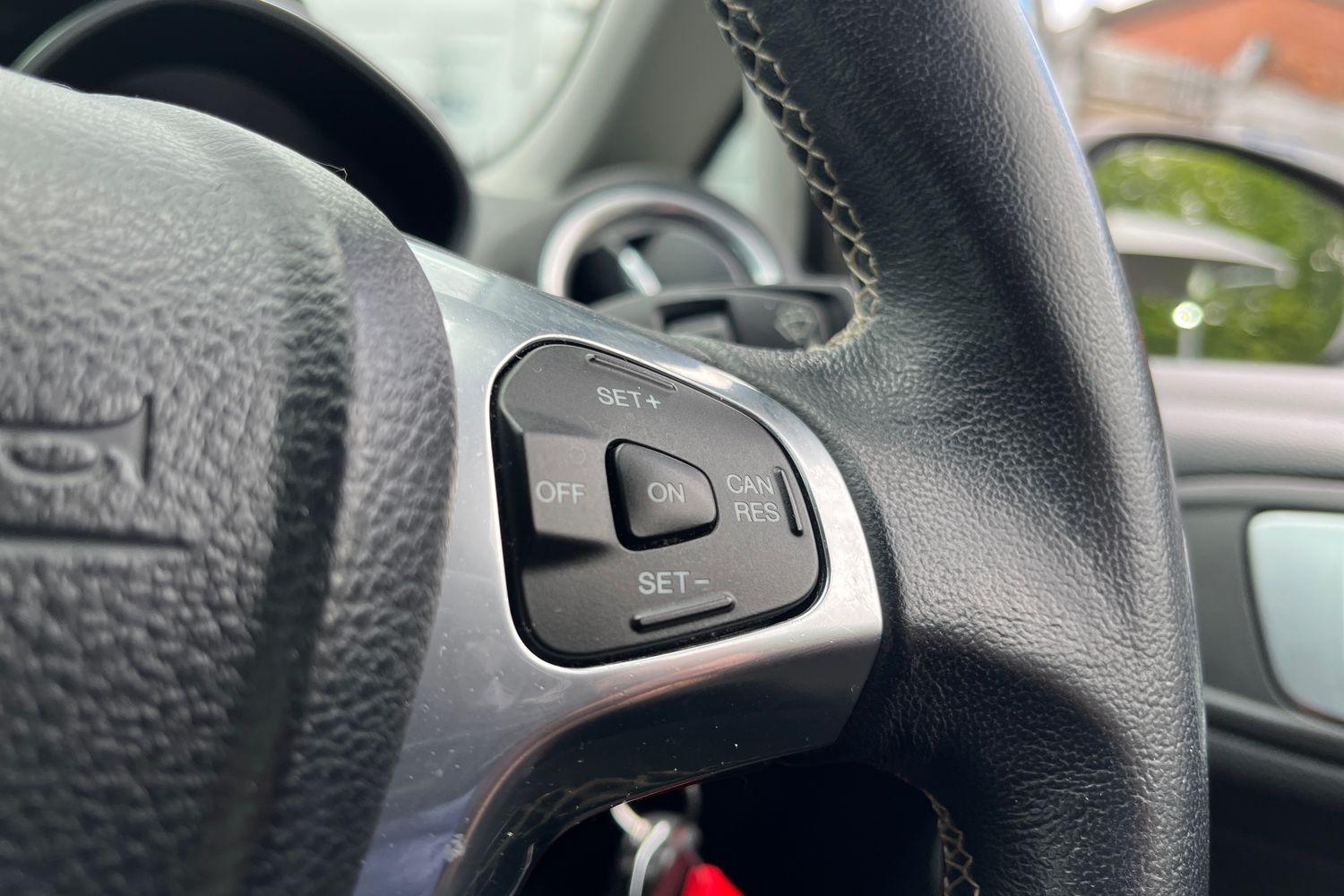 Ford FIESTA Photo 37