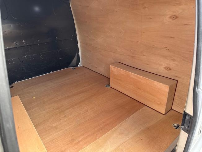 VOLKSWAGEN Transporter Photo 12