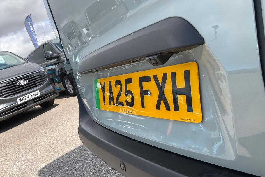 Used Ford E-TRANSIT COURIER YA25FXH 19